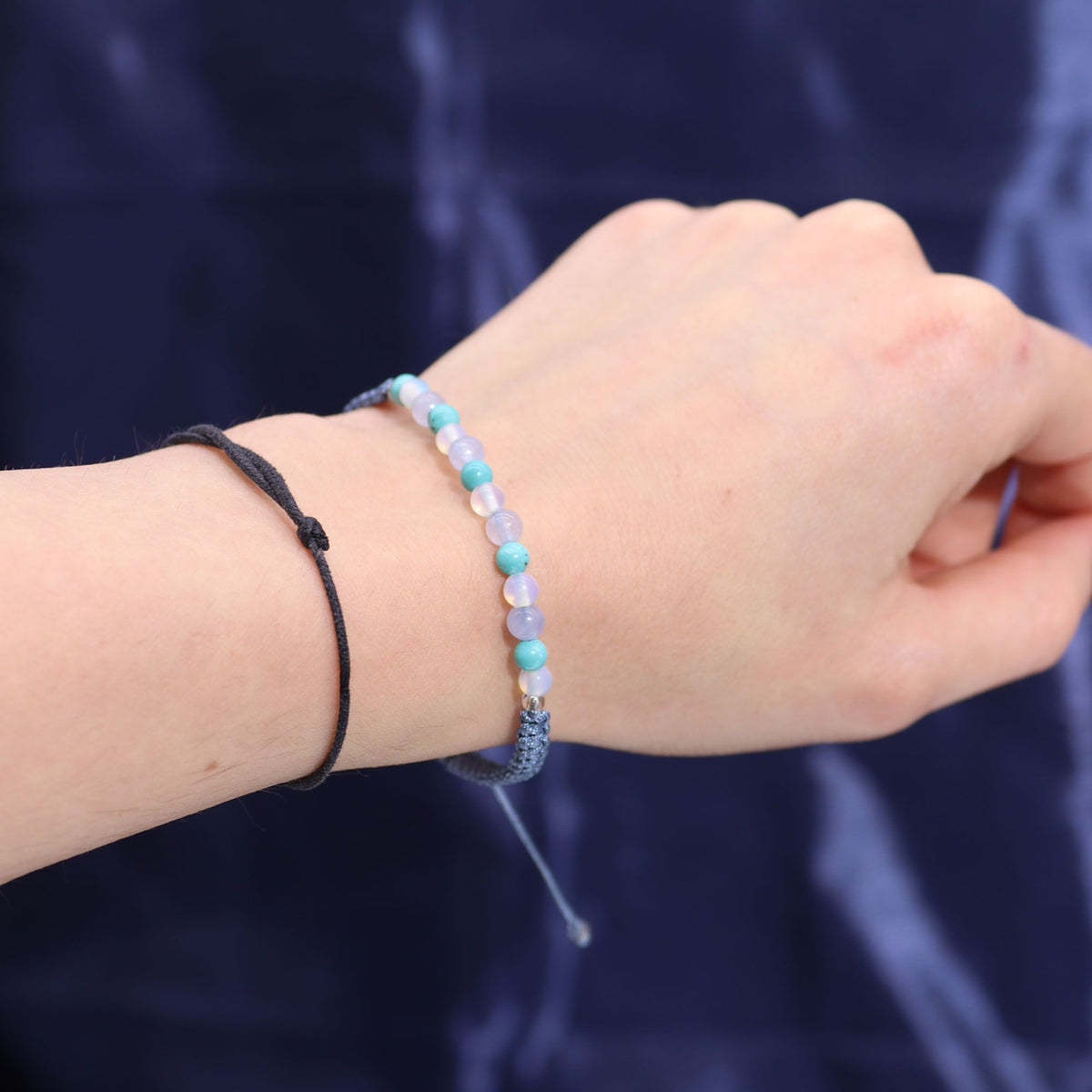 Written in the Stars – Pisces · Zodiac Candle & Gemstone Bracelet – close-up