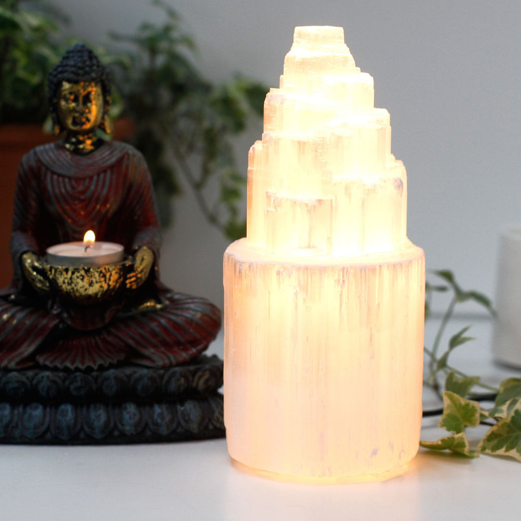 Selenite Tower Lamp – 20 cm – close-up