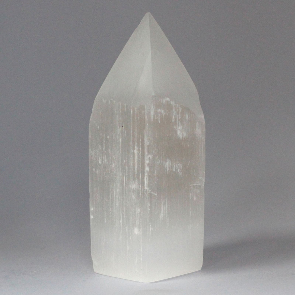 Selenite Tower – Pencil Point · 15 cm – close-up