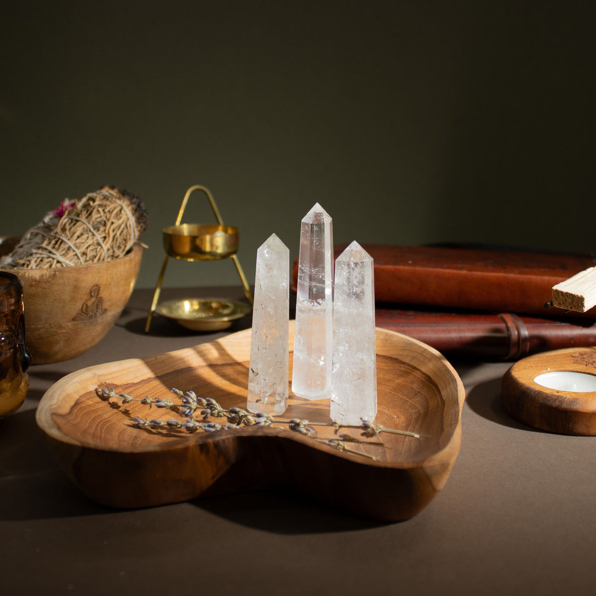 Obelisk Point – Clear Quartz · 11 cm – close-up